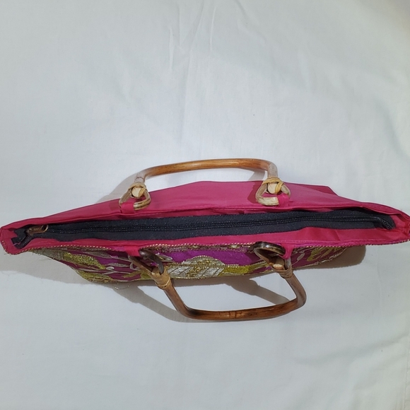 Purse with embroidered elephants - Picture 8 of 9